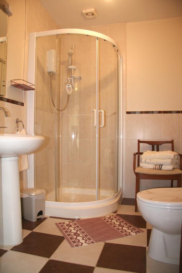 Ken-Mar House Bed And Breakfast Балимъни Стая снимка